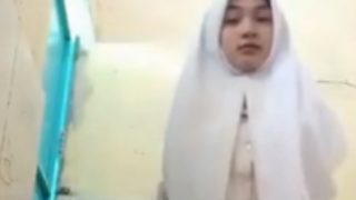 WC Sekolah Viral Buat Live Cewek Sma berjilbab Buka Bukaan